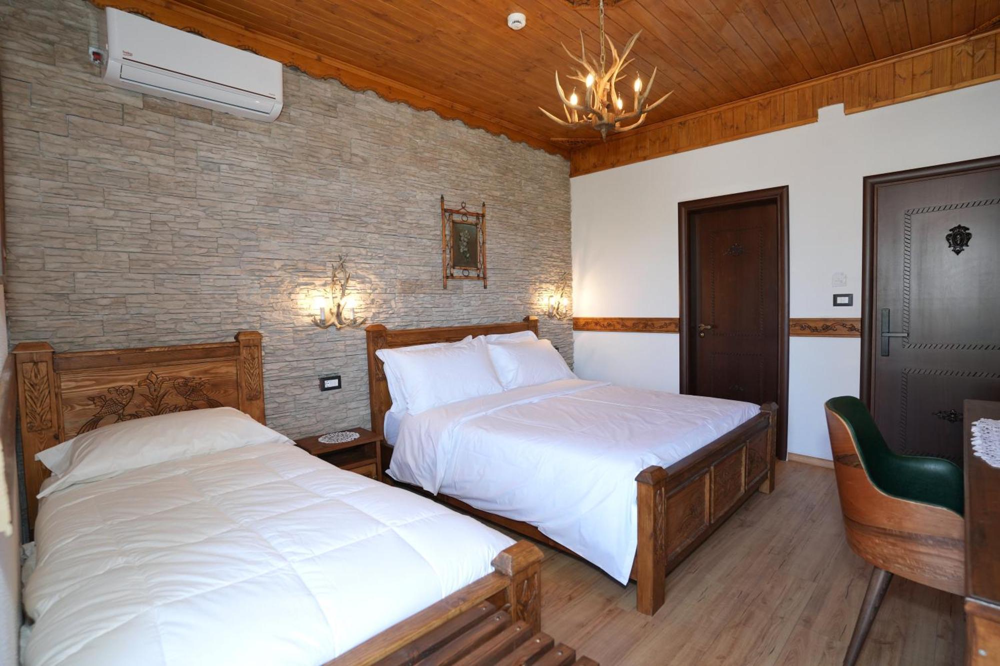 City Street Hotel Gjirokastër Exterior foto