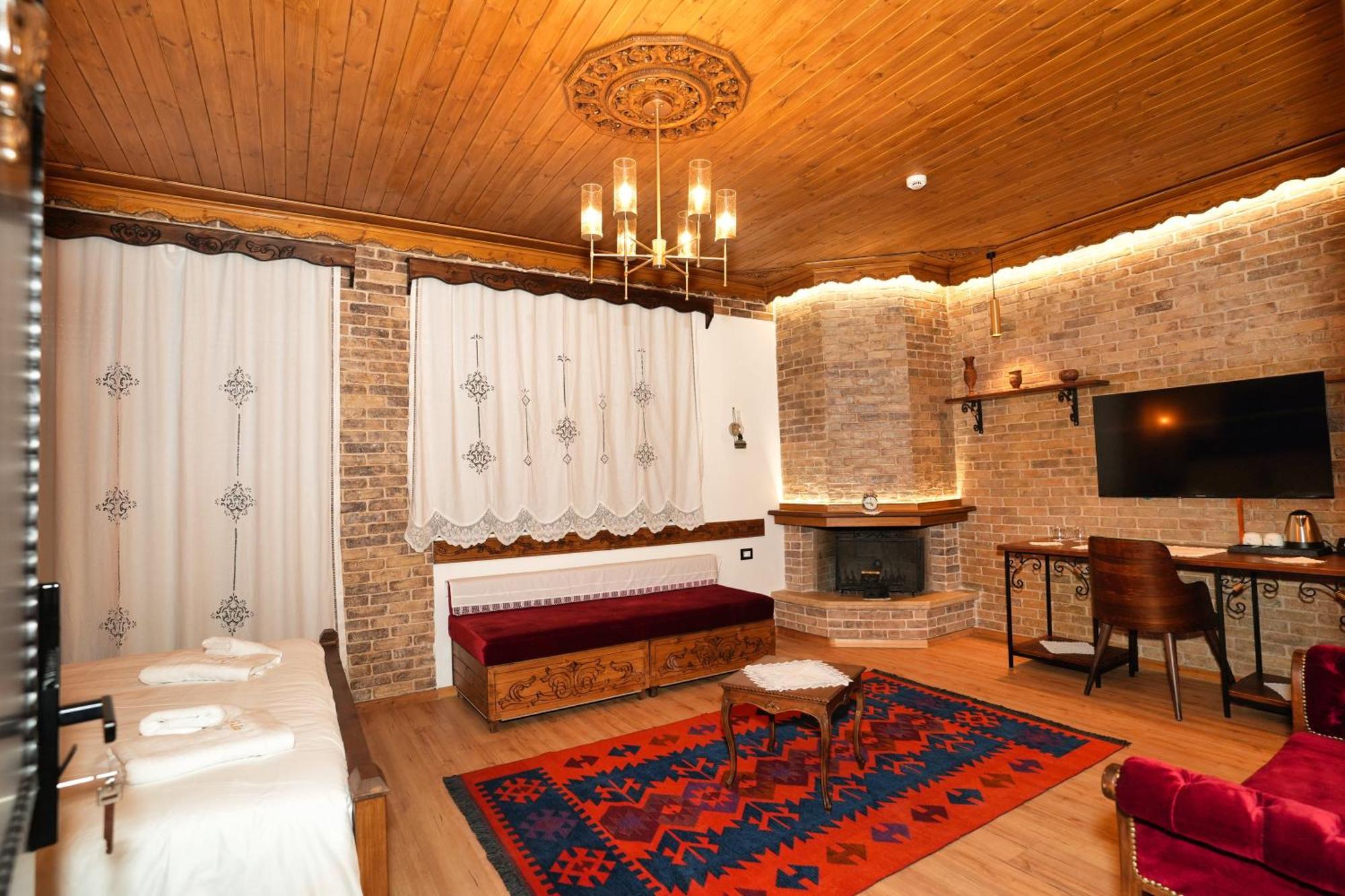 City Street Hotel Gjirokastër Exterior foto