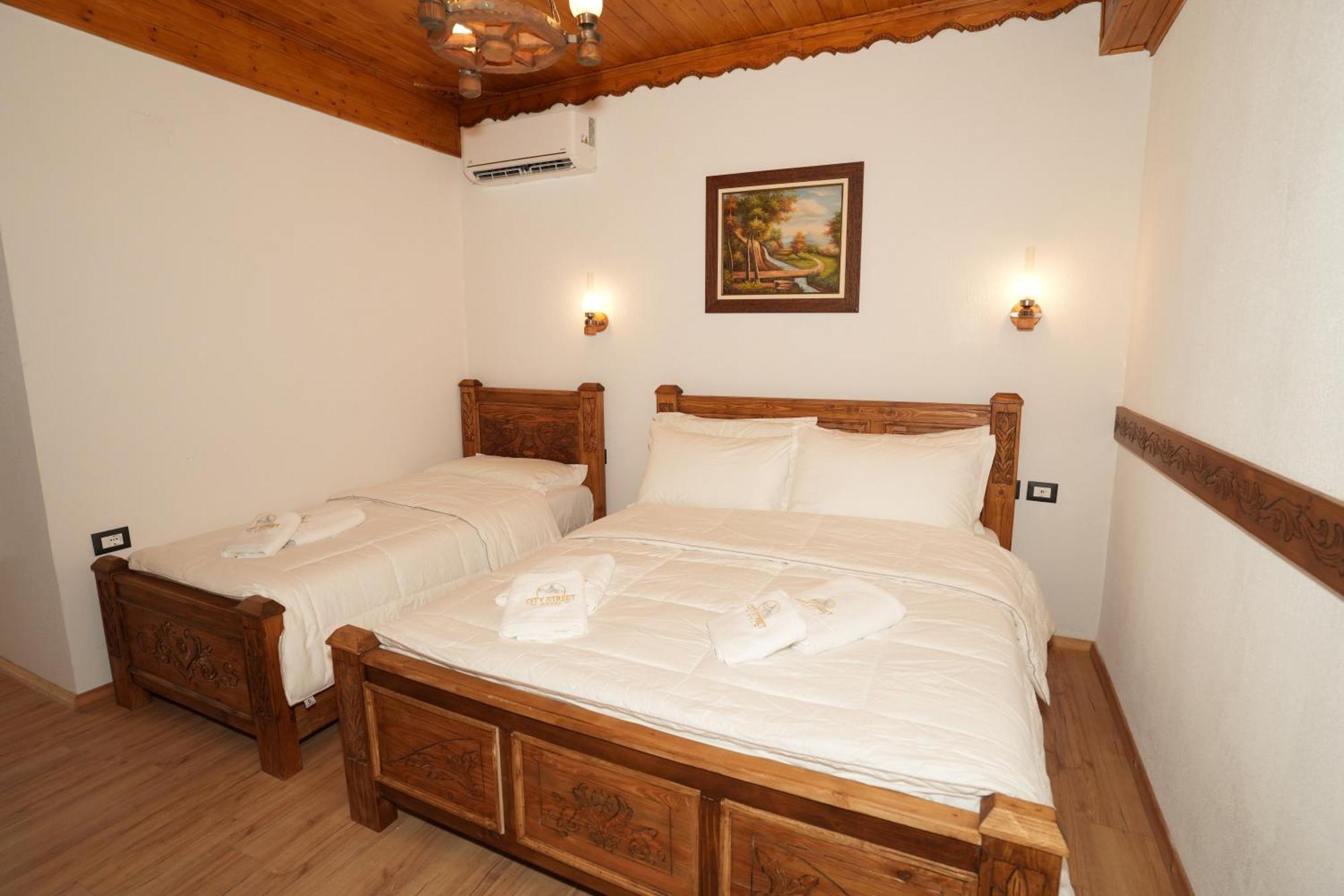 City Street Hotel Gjirokastër Habitación foto