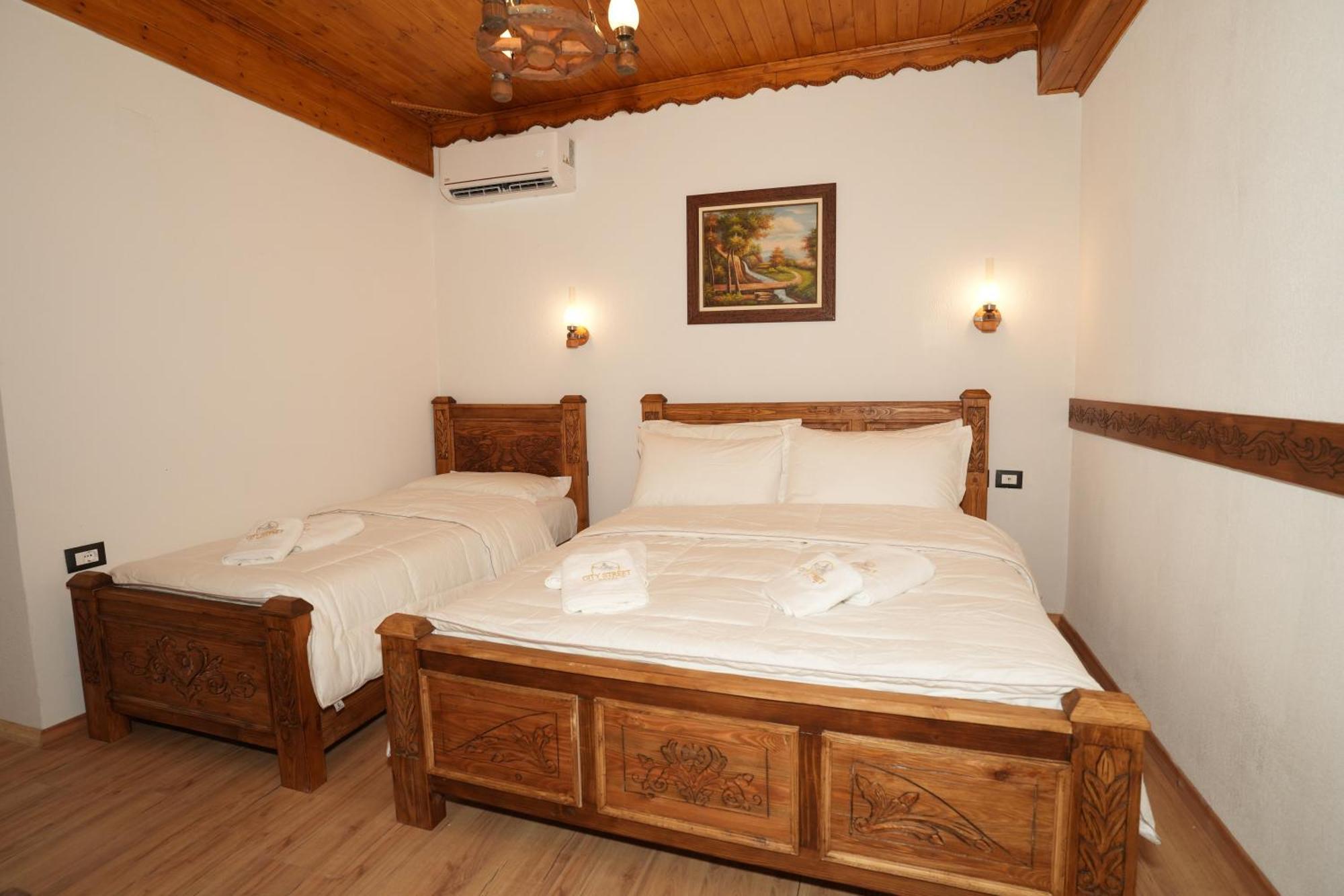 City Street Hotel Gjirokastër Habitación foto